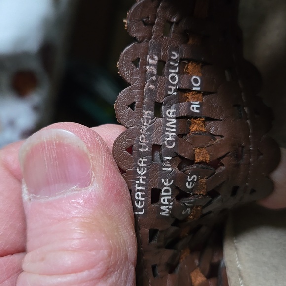 EARTH Origins "Holly" Sandal mandala design. Tan Leather. EUC SZ. 7.5 - Picture 4 of 10